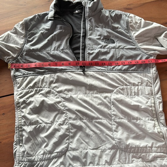 The North Face quarter zip medium pullover - Picture 4 of 7